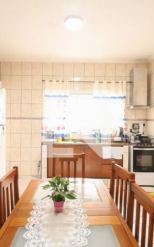 Casa à venda com 413m², 3 quartos e 2 vagas Casa à venda com 413m², 3 quartos e 2 vagasCozinha