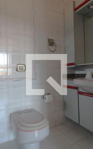 Casa à venda com 600m², 4 quartos e 8 vagasBanheiro da suíte 4