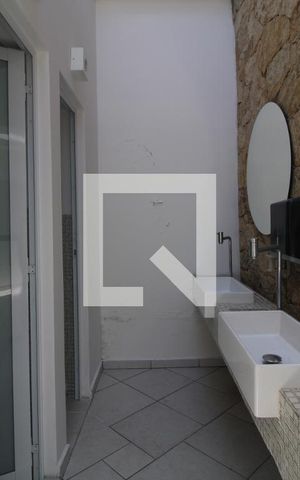 Casa à venda com 600m², 4 quartos e 8 vagasBanheiros Femininos / área para festas