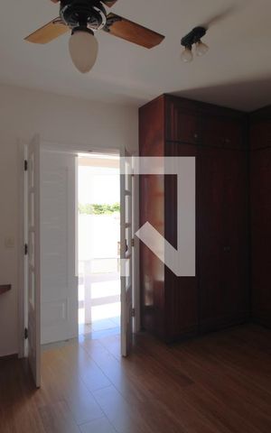 Casa à venda com 600m², 4 quartos e 8 vagasSuíte 3