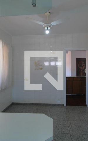 Casa à venda com 600m², 4 quartos e 8 vagasCozinha