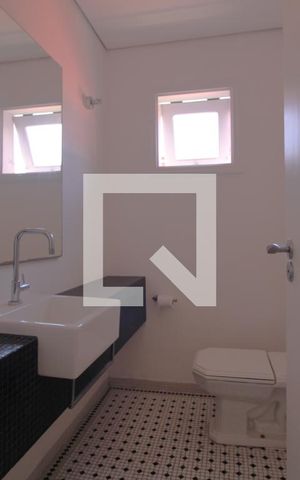 Casa à venda com 600m², 4 quartos e 8 vagasLavabo 1
