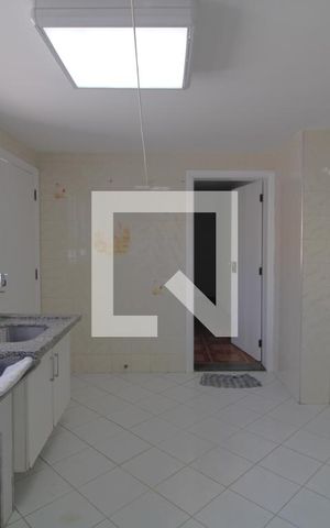 Casa à venda com 600m², 4 quartos e 8 vagasLavanderia