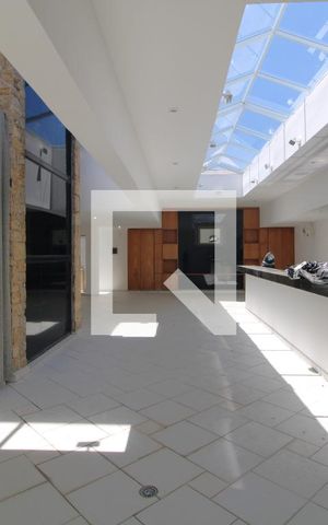 Casa à venda com 600m², 4 quartos e 8 vagasÁrea para festas