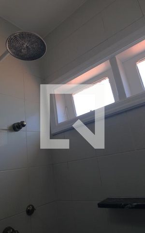 Casa à venda com 600m², 4 quartos e 8 vagasChuveiro banheiro da suíte 3