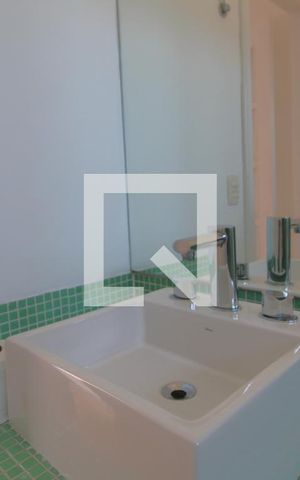 Casa à venda com 600m², 4 quartos e 8 vagasPia banheiro da suíte 2
