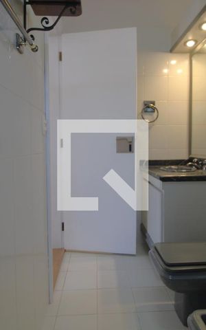 Casa à venda com 600m², 4 quartos e 8 vagasBanheiro da suíte 3