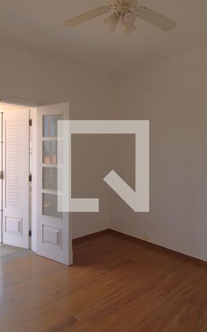 Casa à venda com 600m², 4 quartos e 8 vagasSuíte 2