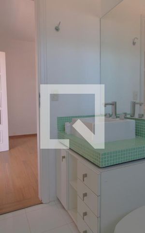 Casa à venda com 600m², 4 quartos e 8 vagasBanheiro da suíte 2