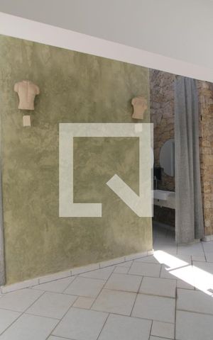 Casa à venda com 600m², 4 quartos e 8 vagasBanheiros separados M/F