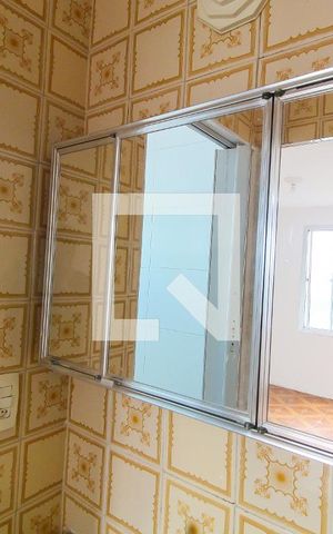 Apartamento à venda com 60m², 2 quartos e 1 vaga Apartamento à venda com 60m², 2 quartos e 1 vagaBanheiro