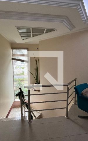 Casa de condomínio para alugar com 320m², 3 quartos e 3 vagasSala 2