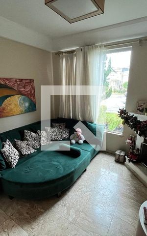 Casa de condomínio para alugar com 320m², 3 quartos e 3 vagasSala