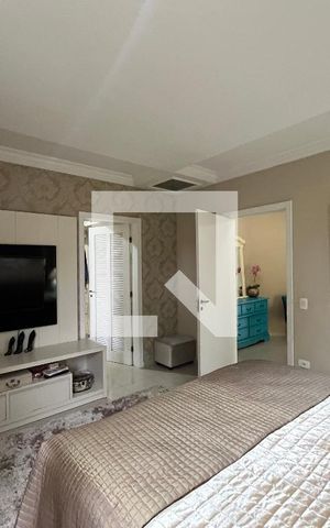 Casa de condomínio para alugar com 320m², 3 quartos e 3 vagasQuarto