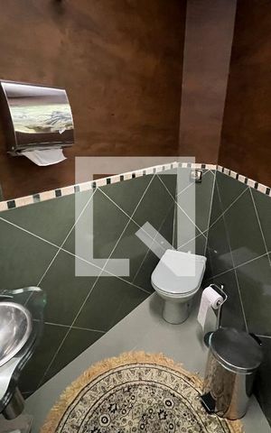 Casa de condomínio para alugar com 320m², 3 quartos e 3 vagasLavabo