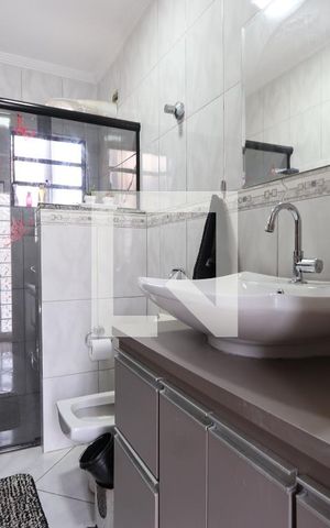 Casa à venda com 100m², 3 quartos e sem vagaBanheiro da Suíte