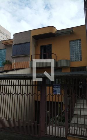 Casa à venda com 100m², 3 quartos e sem vaga Casa à venda com 100m², 3 quartos e sem vagaFachada