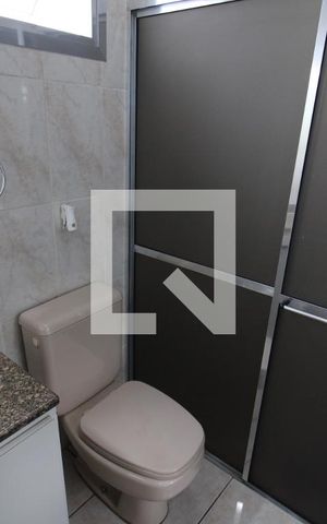 Casa à venda com 240m², 2 quartos e 2 vagasQuarto 1 - Banheiro