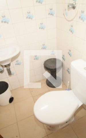 Casa para alugar com 600m², 5 quartos e 20 vagasBanheiro de Serviço