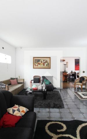 Casa para alugar com 600m², 5 quartos e 20 vagasSala