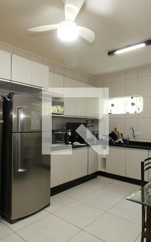 Casa para alugar com 600m², 5 quartos e 20 vagasCozinha