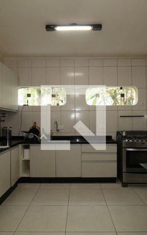 Casa para alugar com 600m², 5 quartos e 20 vagasCozinha