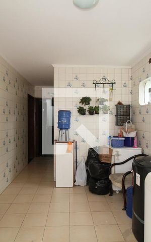 Casa para alugar com 600m², 5 quartos e 20 vagasÁrea de Serviço