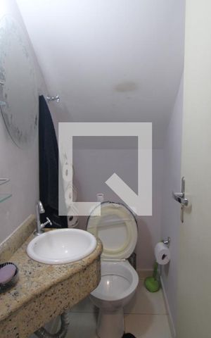 Casa à venda com 71m², 3 quartos e 2 vagasLavabo