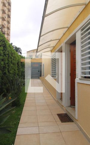 Casa à venda com 71m², 3 quartos e 2 vagasEntrada