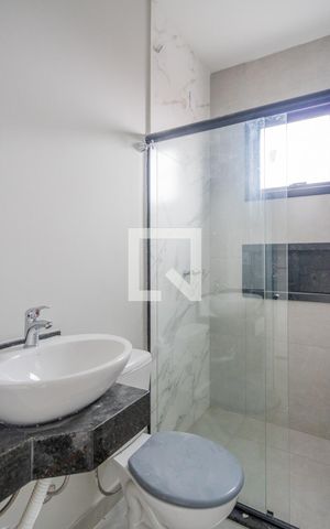 Casa para alugar com 104m², 2 quartos e 1 vaga Casa para alugar com 104m², 2 quartos e 1 vagaBanheiro do Quarto 2