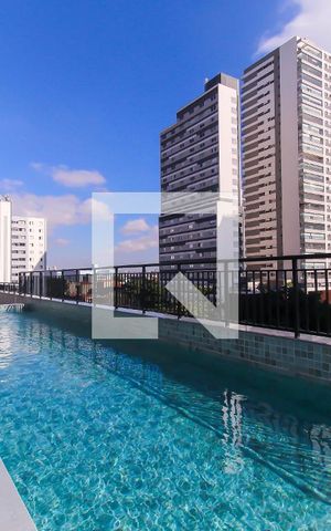 Apartamento à venda com 53m², 2 quartos e 1 vaga Apartamento à venda com 53m², 2 quartos e 1 vagaÁrea comum - Piscina