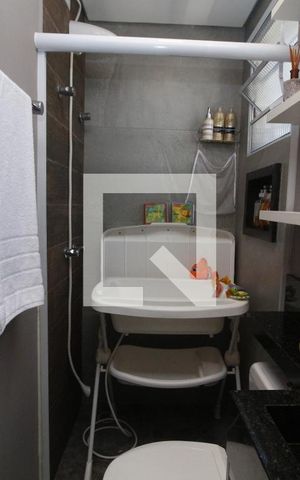 Casa de condomínio à venda com 68m², 2 quartos e 2 vagasBanheiro da Suíte 2
