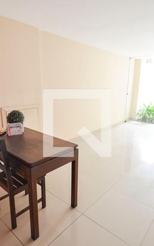 Apartamento à venda com 240m², 5 quartos e 1 vaga Apartamento à venda com 240m², 5 quartos e 1 vagaHall