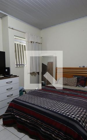 Casa à venda com 220m², 6 quartos e sem vagaQuarto Casa 4