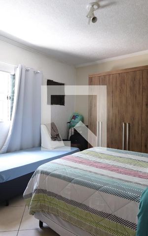 Casa à venda com 220m², 6 quartos e sem vagaQuarto Casa 1