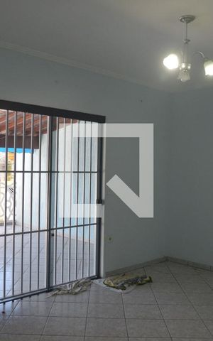 Casa para alugar com 259m², 6 quartos e 4 vagasSala