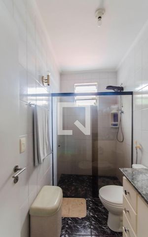 Casa para alugar com 354m², 4 quartos e 2 vagas Casa para alugar com 354m², 4 quartos e 2 vagasBanheiro Social