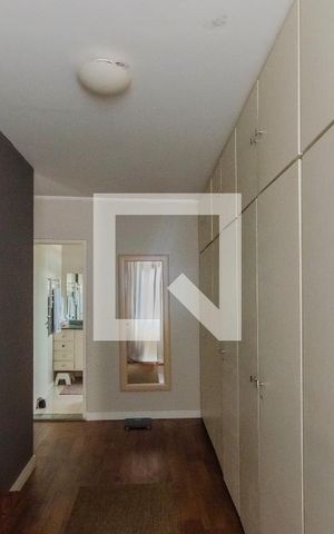 Casa para alugar com 354m², 4 quartos e 2 vagas Casa para alugar com 354m², 4 quartos e 2 vagasCloset da suíte 1