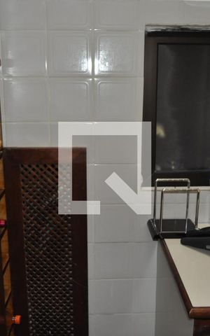 Casa de condomínio à venda com 200m², 4 quartos e 4 vagasSala
