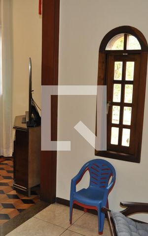 Casa de condomínio à venda com 200m², 4 quartos e 4 vagasSala