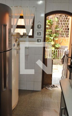 Casa de condomínio à venda com 200m², 4 quartos e 4 vagasCozinha