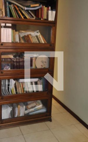 Casa de condomínio à venda com 200m², 4 quartos e 4 vagasQuarto 1