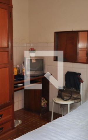 Casa de condomínio à venda com 200m², 4 quartos e 4 vagasQuarto de Serviço