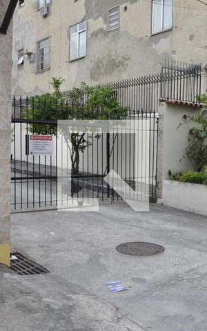 Casa de condomínio à venda com 200m², 4 quartos e 4 vagasFachada