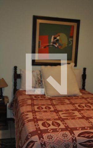 Casa de condomínio à venda com 200m², 4 quartos e 4 vagasQuarto 1