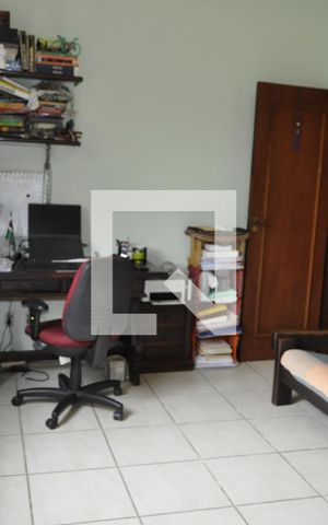 Casa de condomínio à venda com 200m², 4 quartos e 4 vagasQuarto 2