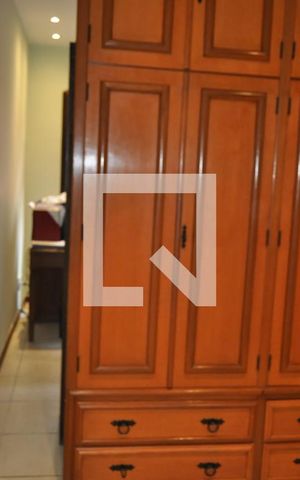 Casa de condomínio à venda com 200m², 4 quartos e 4 vagasQuarto 1