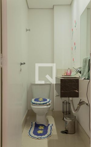 Apartamento à venda com 239m², 4 quartos e 4 vagas Apartamento à venda com 239m², 4 quartos e 4 vagasLavabo