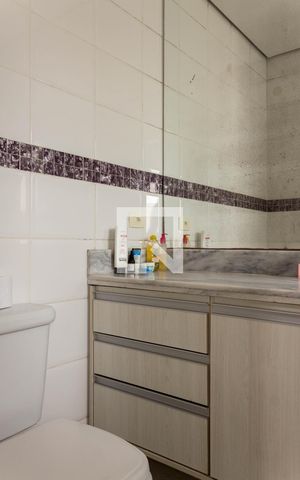 Apartamento à venda com 239m², 4 quartos e 4 vagas Apartamento à venda com 239m², 4 quartos e 4 vagasBanheiro da Suíte 3