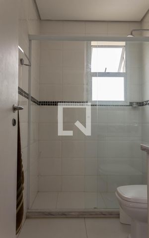 Apartamento à venda com 239m², 4 quartos e 4 vagas Apartamento à venda com 239m², 4 quartos e 4 vagasBanheiro da Suíte 4